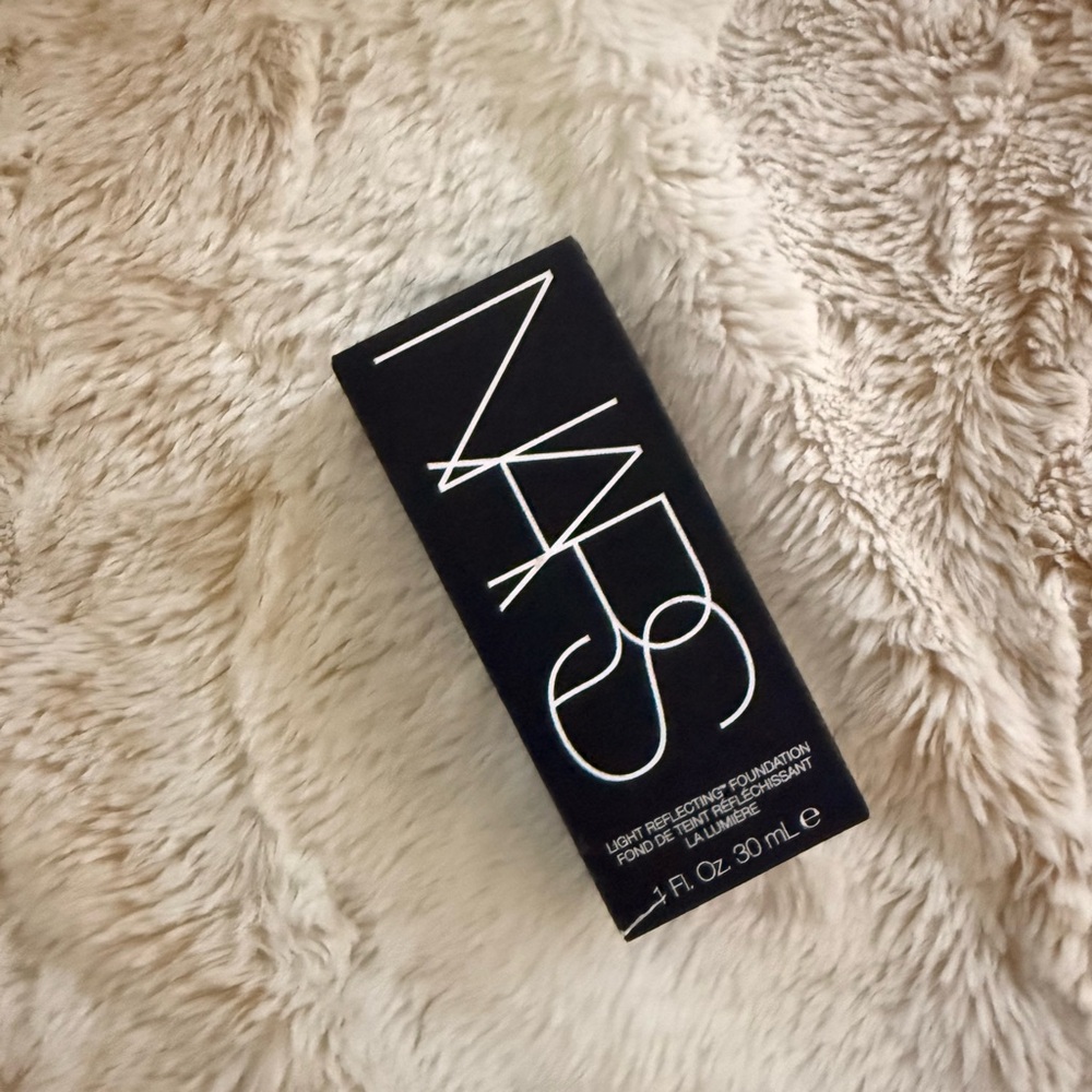 NARS Light Reflecting Foundation - Elegant Black Packaging